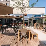Готель Aja