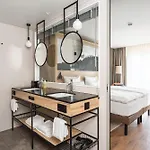 Готель Aja 4*