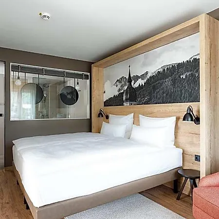 Aja Hotel 4*